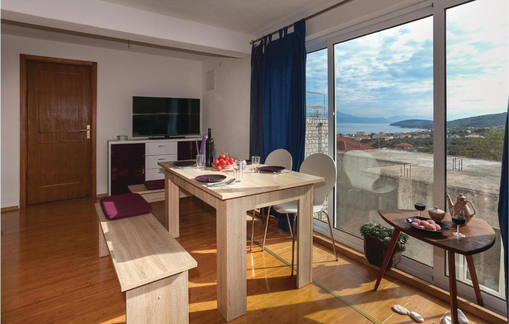 1 Bedroom Cozy Apartment In Slatine Exterior photo